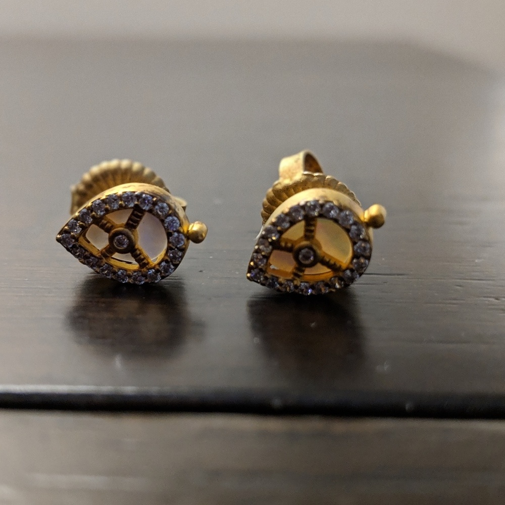 Freida Rothman teardrop stud
